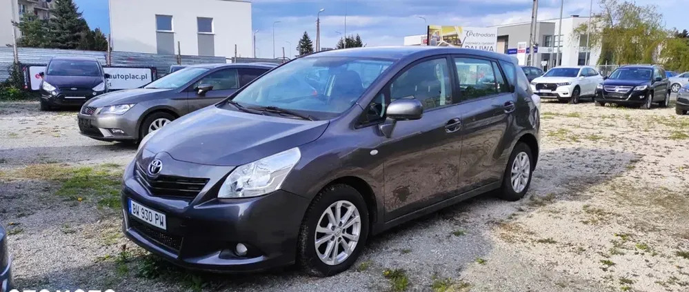 samochody osobowe Toyota Verso cena 27900 przebieg: 261900, rok produkcji 2011 z Tczew